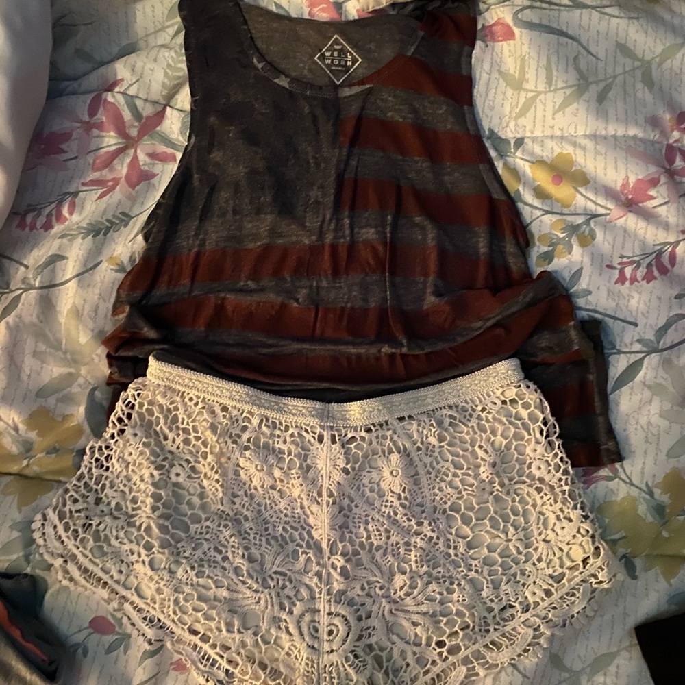 🌼 2 for $40.00 Tank top and shorts /. SET